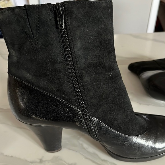 Naya Breeze Black leather floral Zip up Block heel boots - Picture 8 of 9